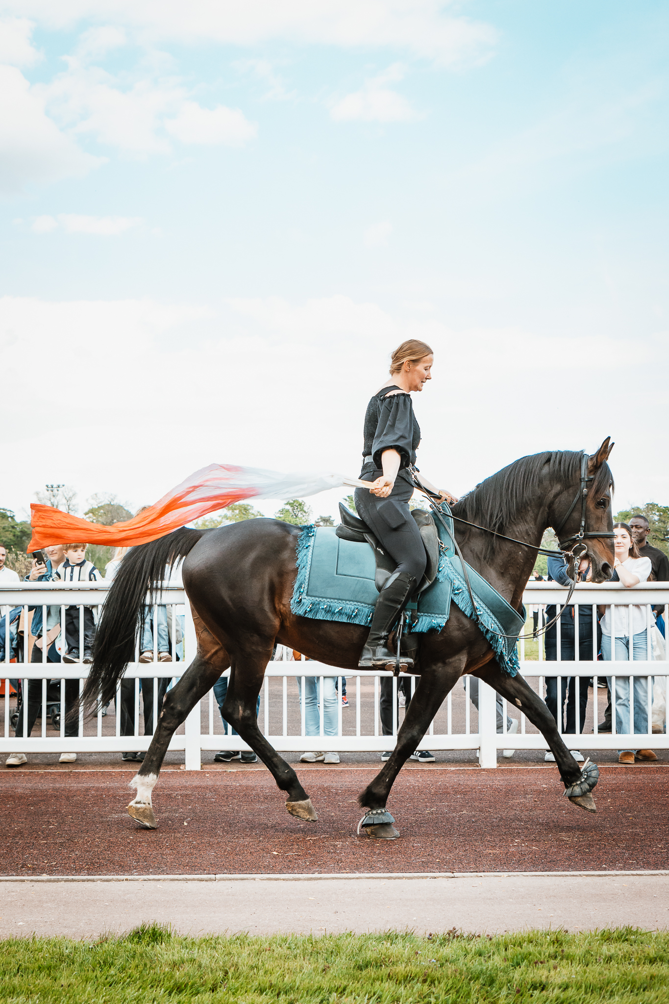 Démonstration équestre à Enghien lors de Race & Care 2026